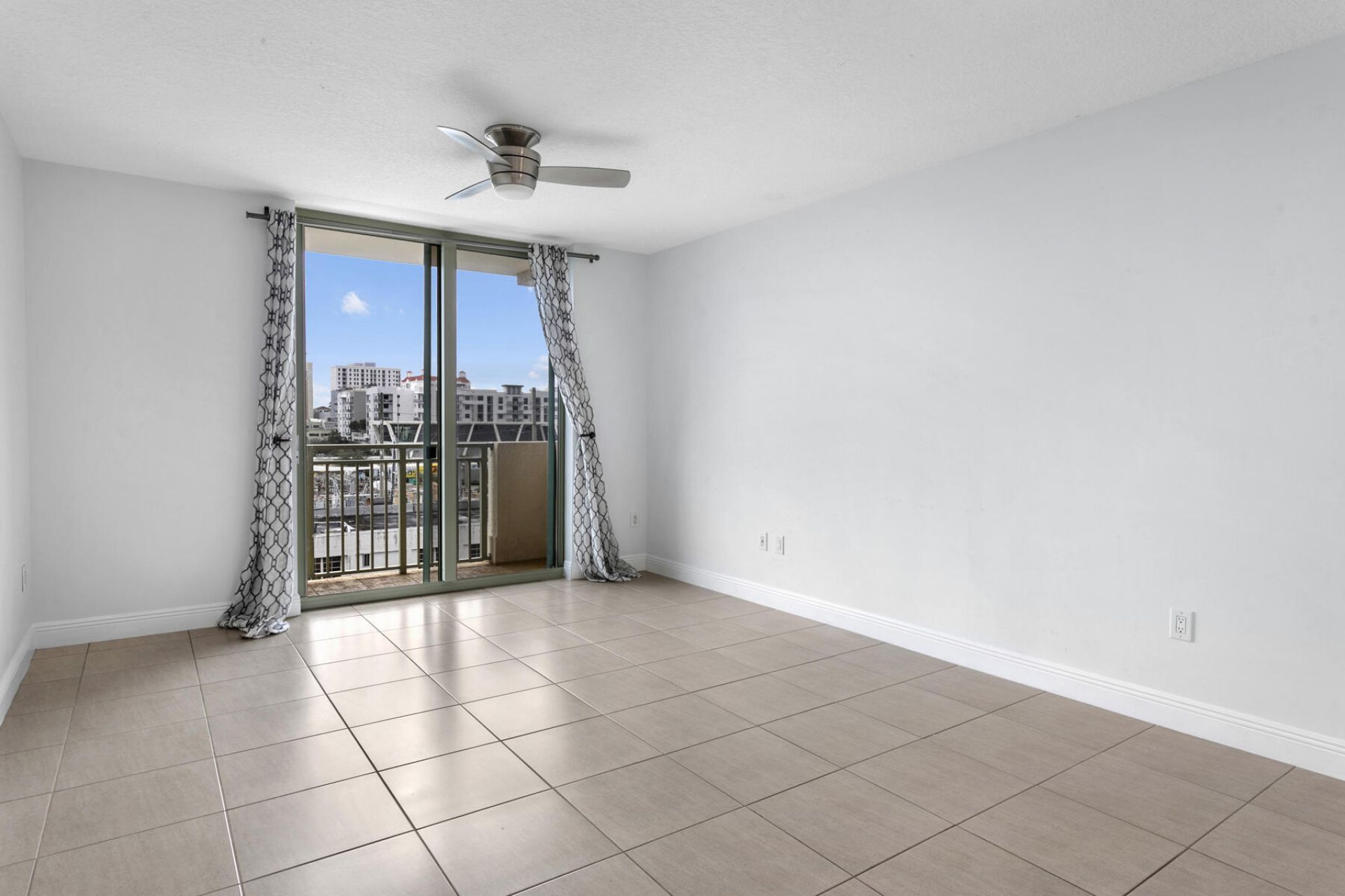 610 Clematis Street, Unit 418, West Palm Beach, FL 33401 Photo