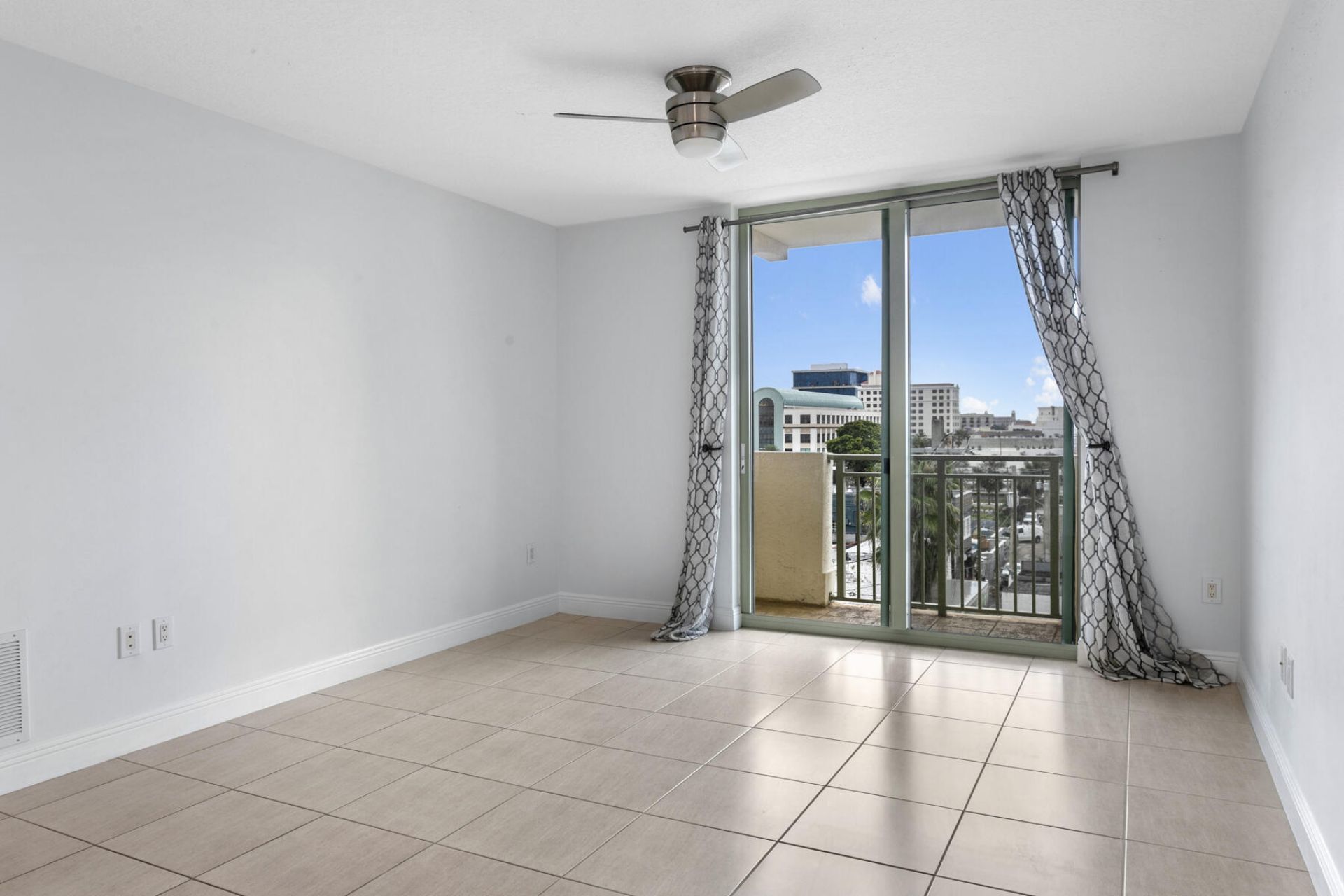 610 Clematis Street, Unit 418, West Palm Beach, FL 33401 Photo