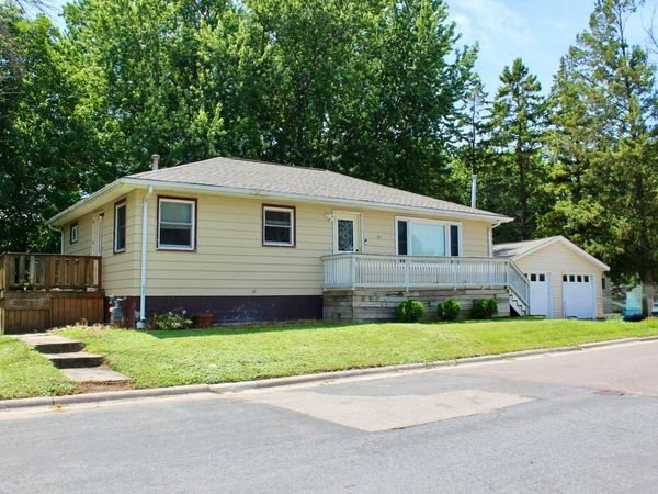 129 4th Street NE, Blooming Prairie, MN 55917