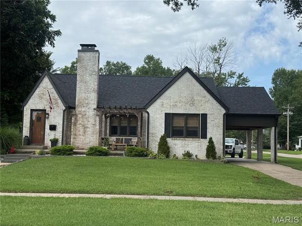 809 Sikes Avenue, Sikeston, MO 63801