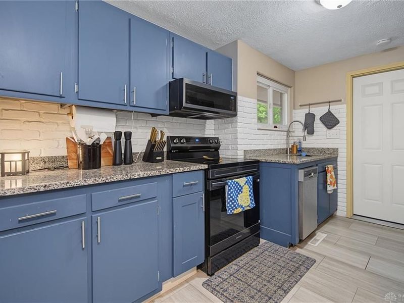325 Windsor Court, West Carrollton, OH 45449 Photo 11
