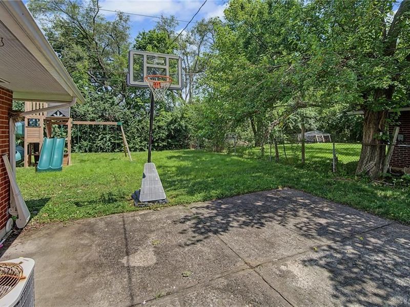 325 Windsor Court, West Carrollton, OH 45449 Photo 26