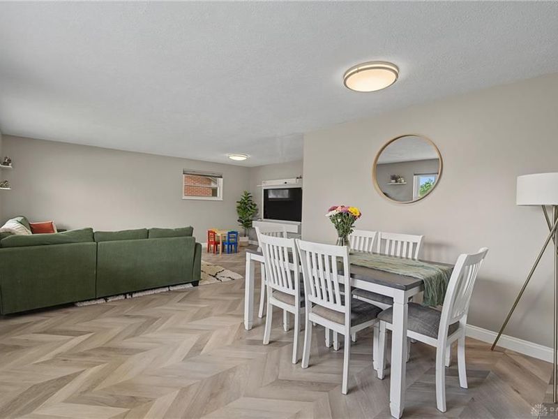 325 Windsor Court, West Carrollton, OH 45449 Photo 4