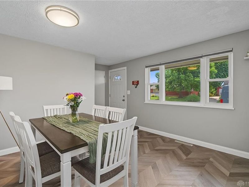 325 Windsor Court, West Carrollton, OH 45449 Photo 5