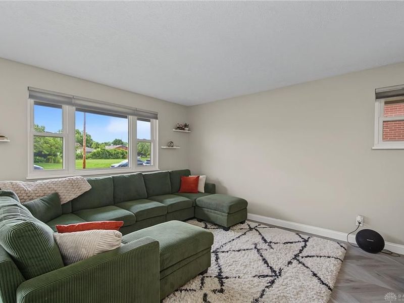 325 Windsor Court, West Carrollton, OH 45449 Photo 6