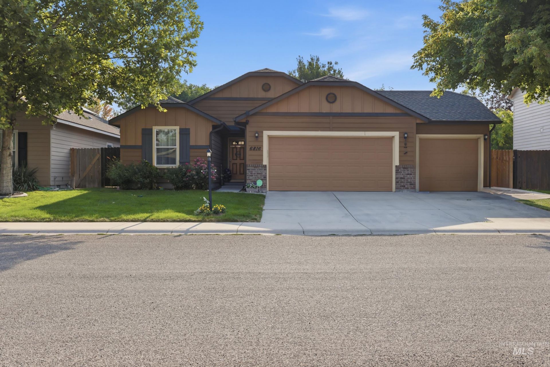 6816 S Mistyglen, Boise, ID 83709 Main Photo