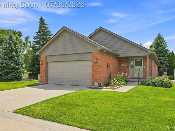 14378 Venice Drive, Sterling Heights, MI 48313