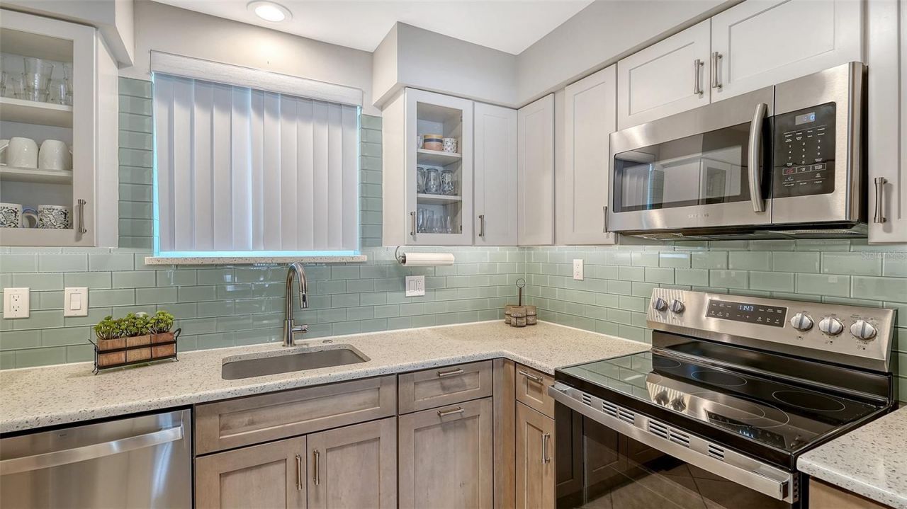 500 S Washington Drive, Unit 6A, Sarasota, FL 34236 Photo