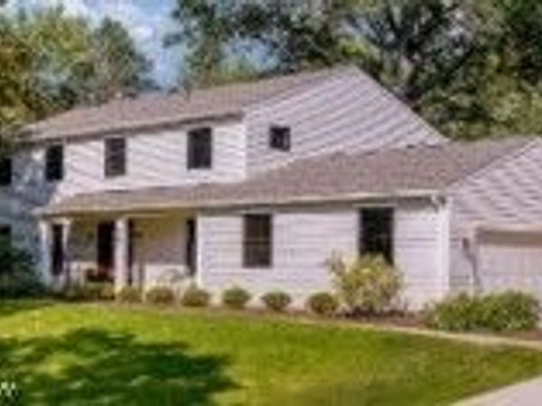 77 Parmelee Drive, Hudson, OH 44236