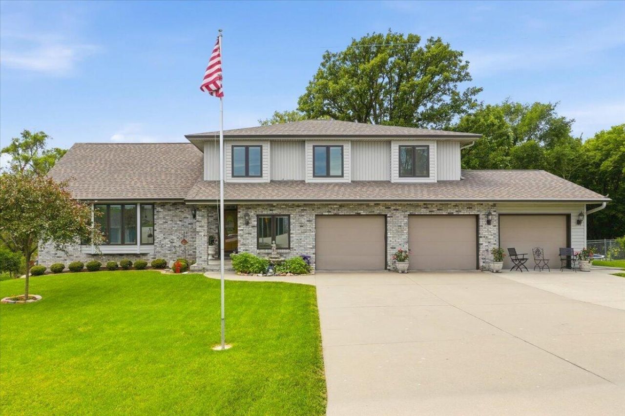1711 Jennings Avenue, Council Bluffs, IA 51503 Main Photo
