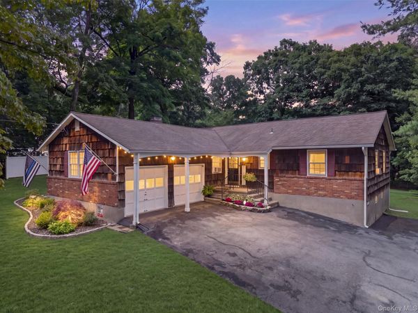 25 Lucky Lane, Washingtonville, NY 10992