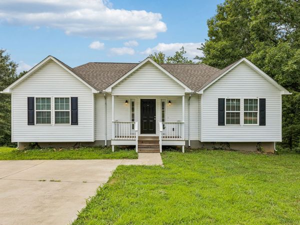 1299 Wesley Ct, Lawrenceburg, TN 38464