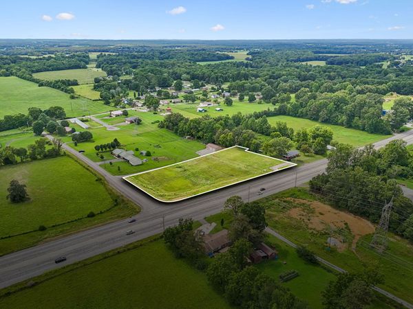 1579 Woodbury Highway , Manchester, TN 37355