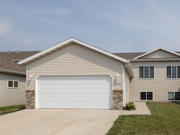 2524 31st Avenue S, Moorhead, MN 56560
