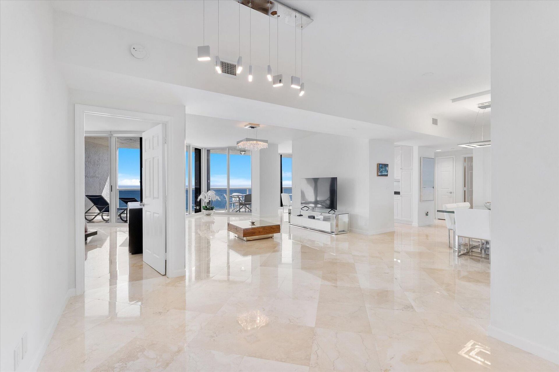 3200 N Ocean Boulevard, Unit 2505, Fort Lauderdale, FL 33308 Photo