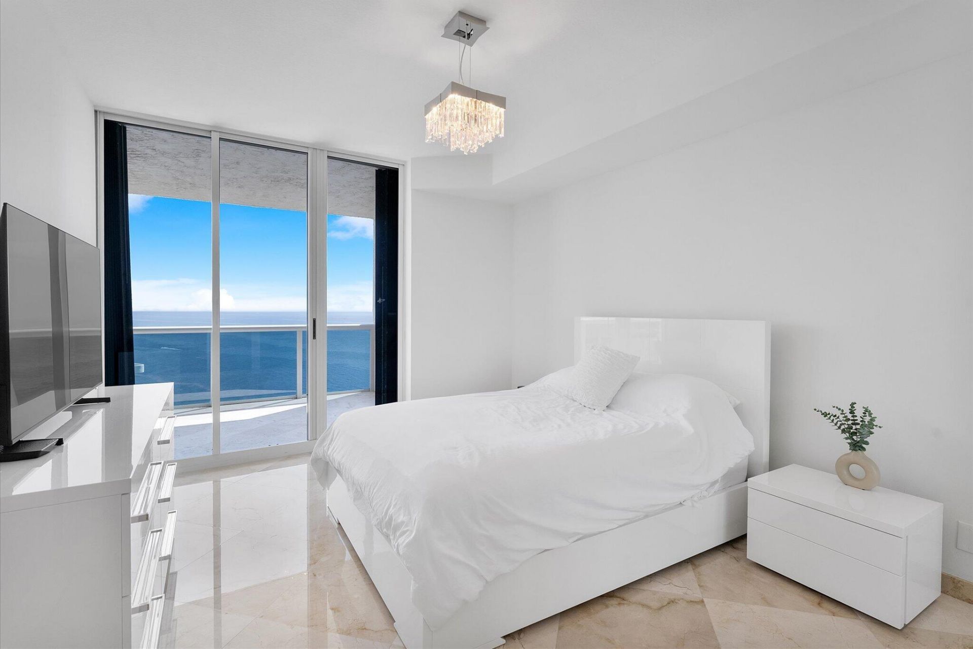 3200 N Ocean Boulevard, Unit 2505, Fort Lauderdale, FL 33308 Photo