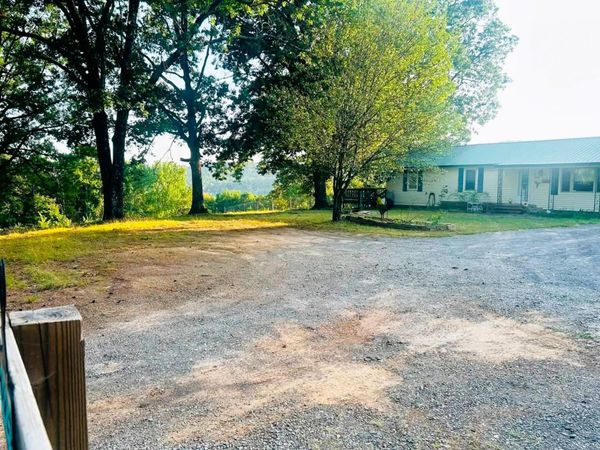 2225 W Hwy 16 , Clinton, AR 72031