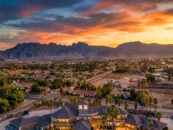 5930 N El Capitan Way, Las Vegas, NV 89149