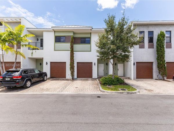 4444 NW 9th St , Plantation, FL 33317