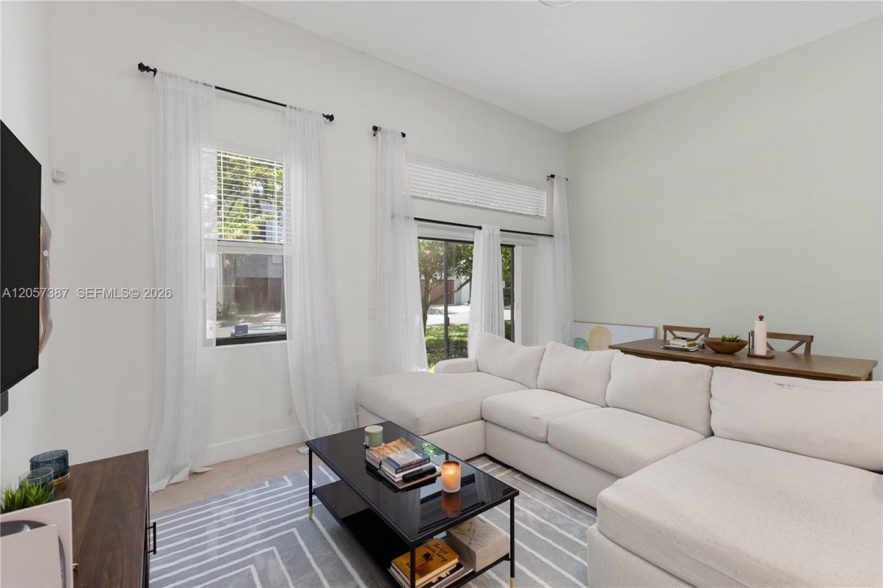 4444 NW 9th St , Plantation, FL 33317 Photo