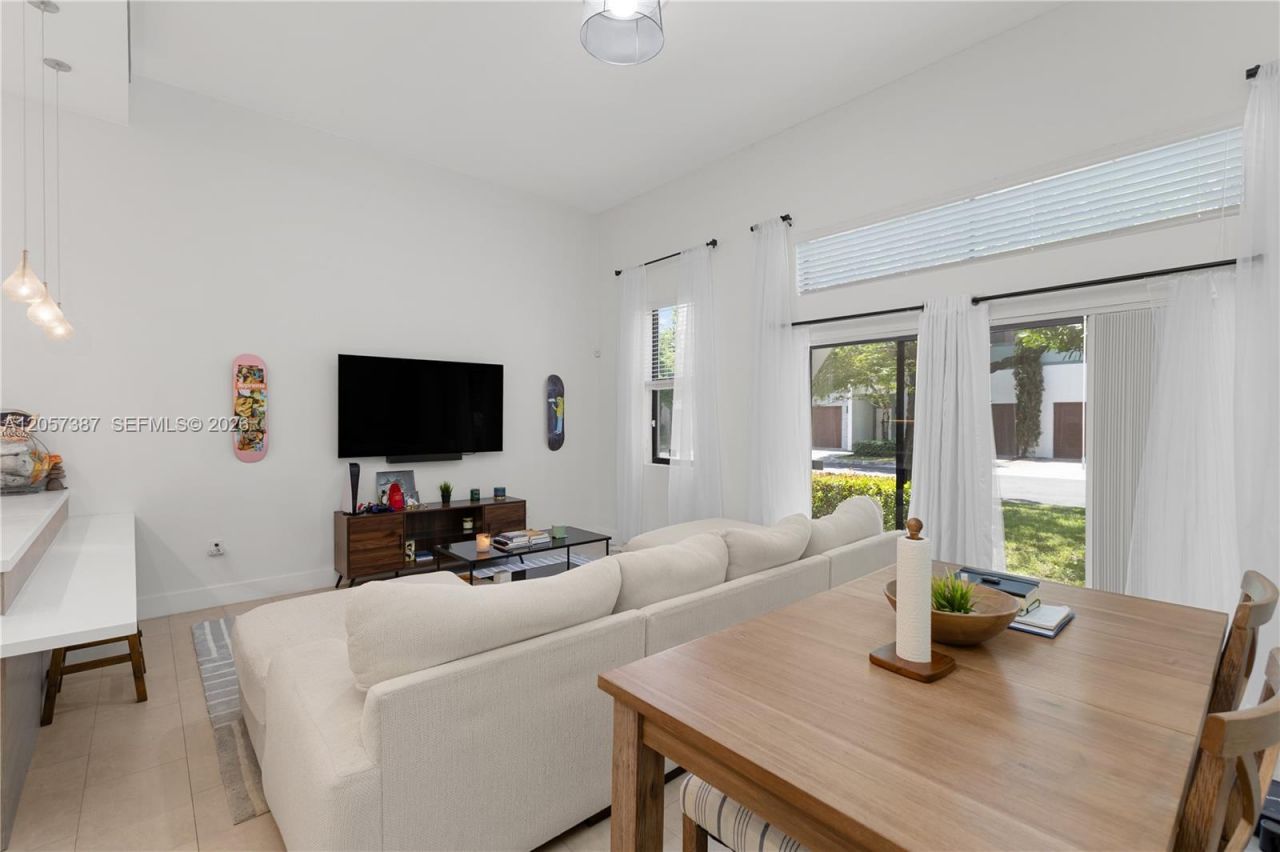 4444 NW 9th St , Plantation, FL 33317 Photo