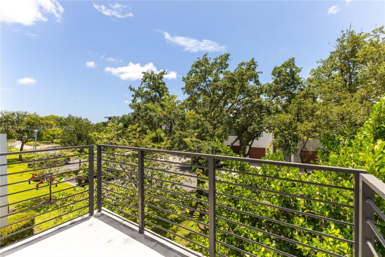 4444 NW 9th St , Plantation, FL 33317 Photo