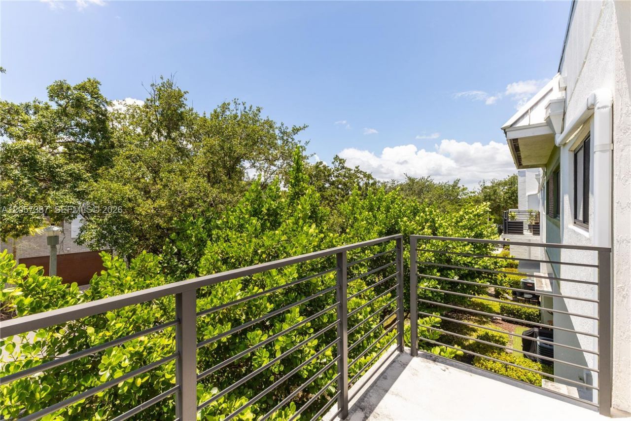 4444 NW 9th St , Plantation, FL 33317 Photo