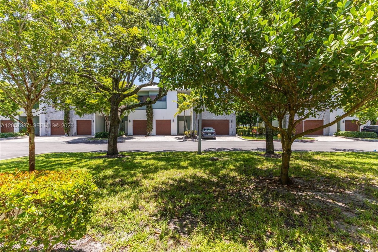 4444 NW 9th St , Plantation, FL 33317 Photo