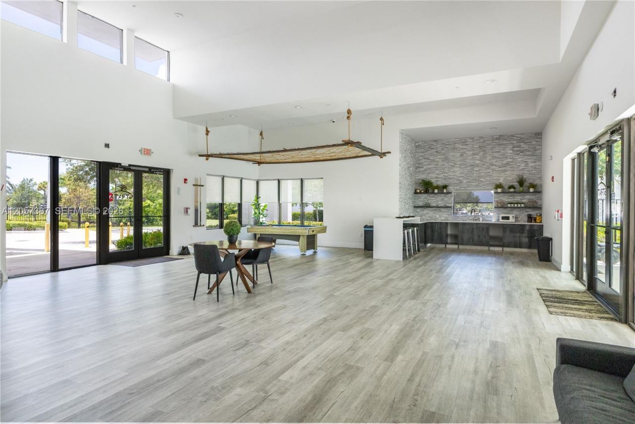 4444 NW 9th St , Plantation, FL 33317 Photo