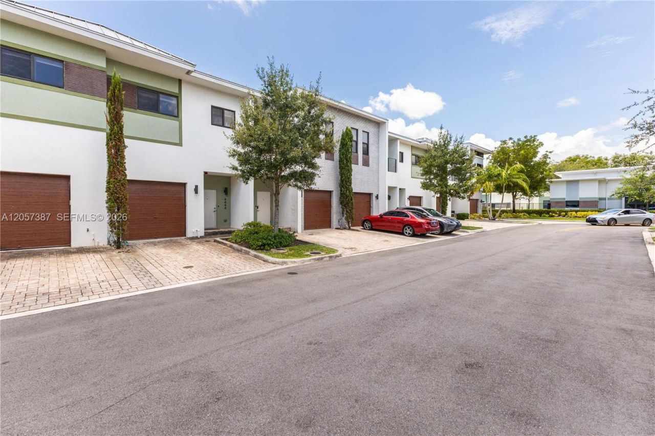 4444 NW 9th St , Plantation, FL 33317 Photo
