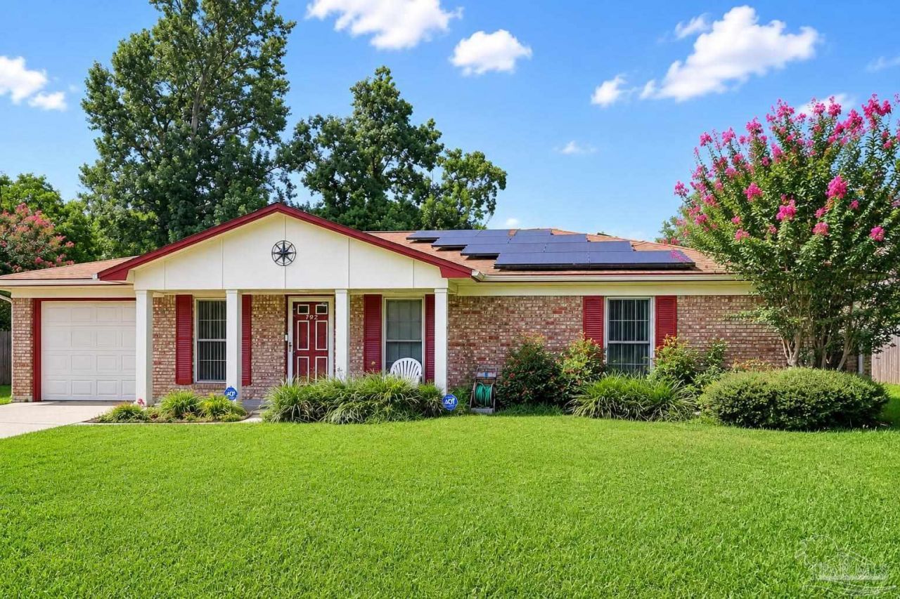 7942 Dartmoor Cir, Pensacola, FL 32514 Main Photo