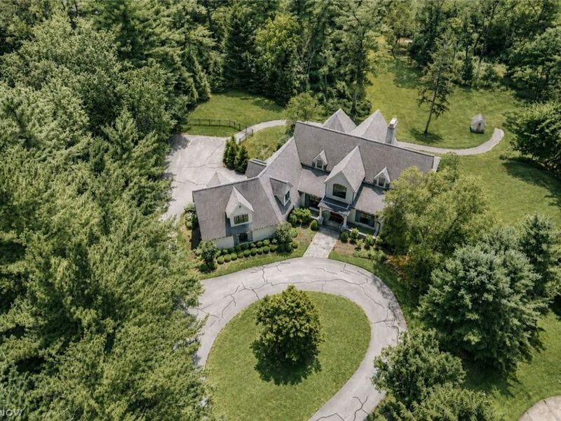 33651 Lombardy Lane , Pepper Pike, OH 44124 Photo 3