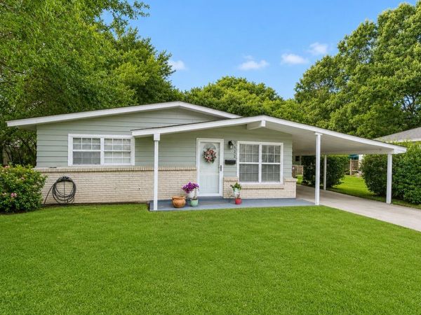 1652 Sunset Boulevard, Biloxi, MS 39531