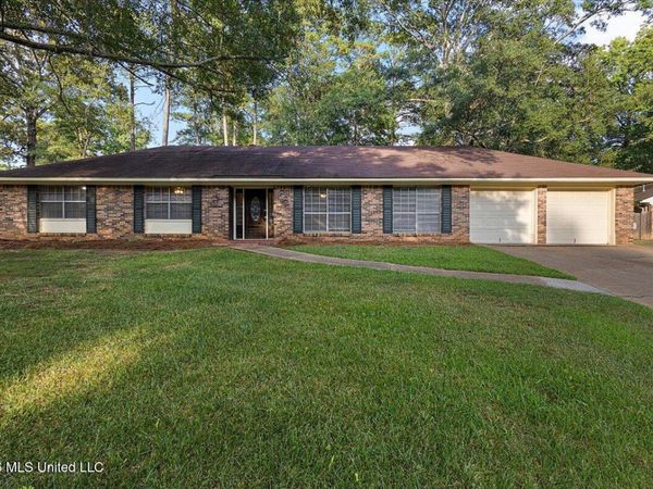 72 Fern Valley Road, Brandon, MS 39042