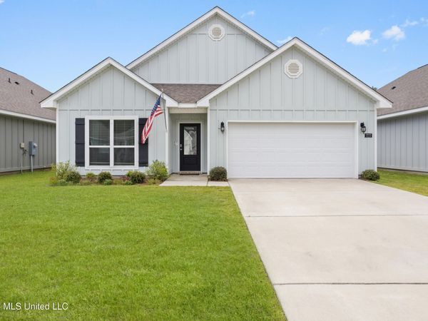 7777 Coral Lane, Ocean Springs, MS 39564