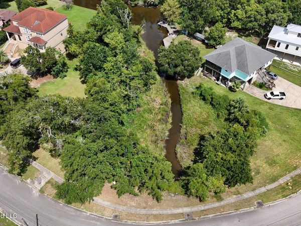 1328 Kensington Drive, Biloxi, MS 39530