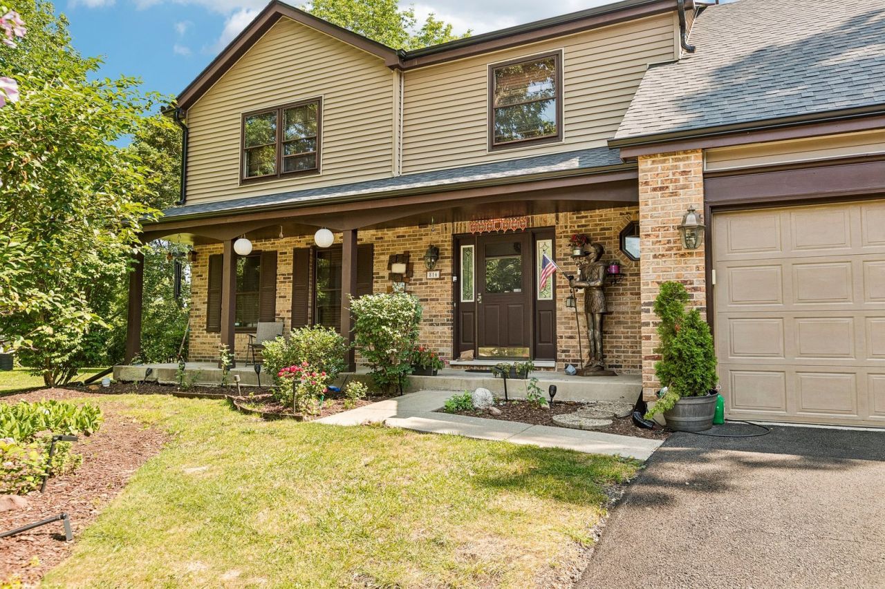 816 Bonnie Brae Lane , Bolingbrook, IL 60440
