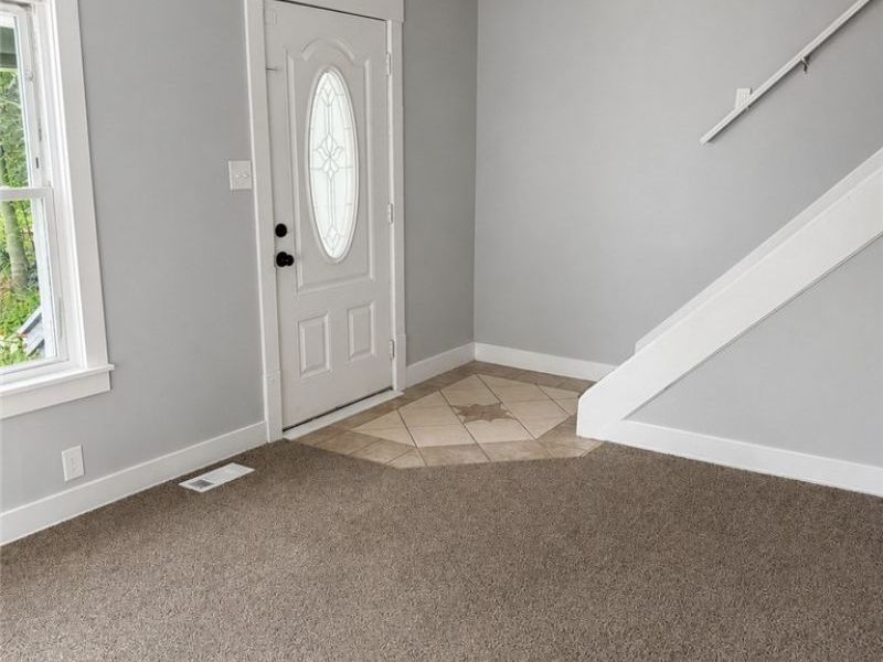 936 Ella Court , Akron, OH 44314 Photo 7
