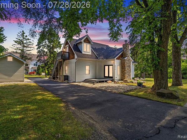 4075 Green Lake Road, West Bloomfield Twp, MI 48324