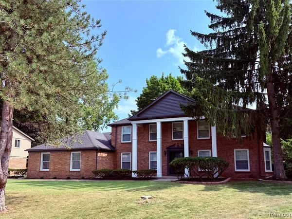 5396 Provincial Drive , Bloomfield Hills, MI 48302