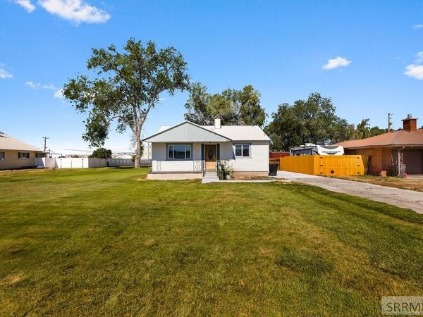 570 S Park Avenue, SHELLEY, ID 83274