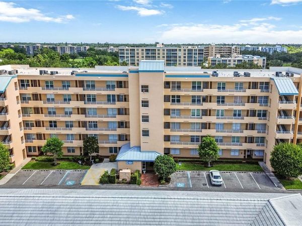4550 PINEBROOK CIRCLE , Unit 605, BRADENTON, FL 34209