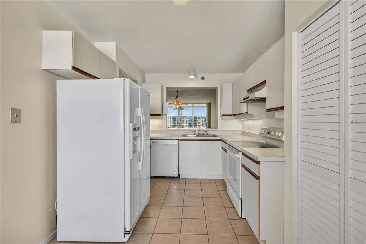 4550 Pinebrook Circle, Unit 605, Bradenton, FL 34209 Photo