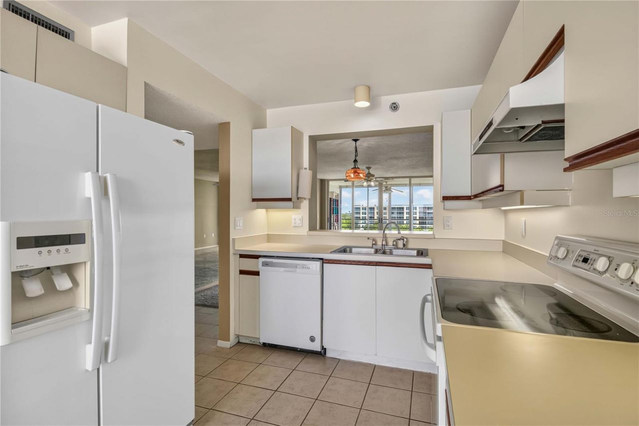 4550 Pinebrook Circle, Unit 605, Bradenton, FL 34209 Photo