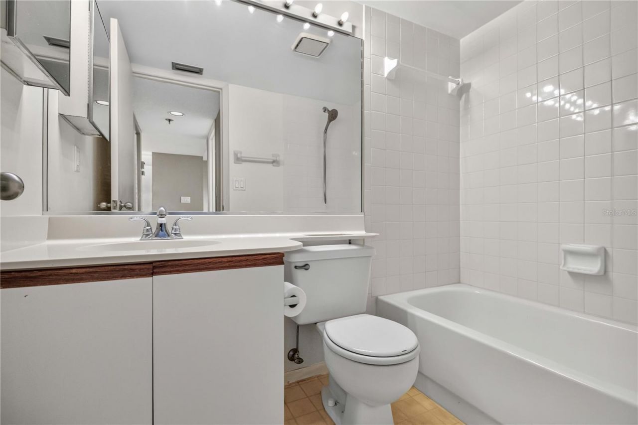 4550 Pinebrook Circle, Unit 605, Bradenton, FL 34209 Photo