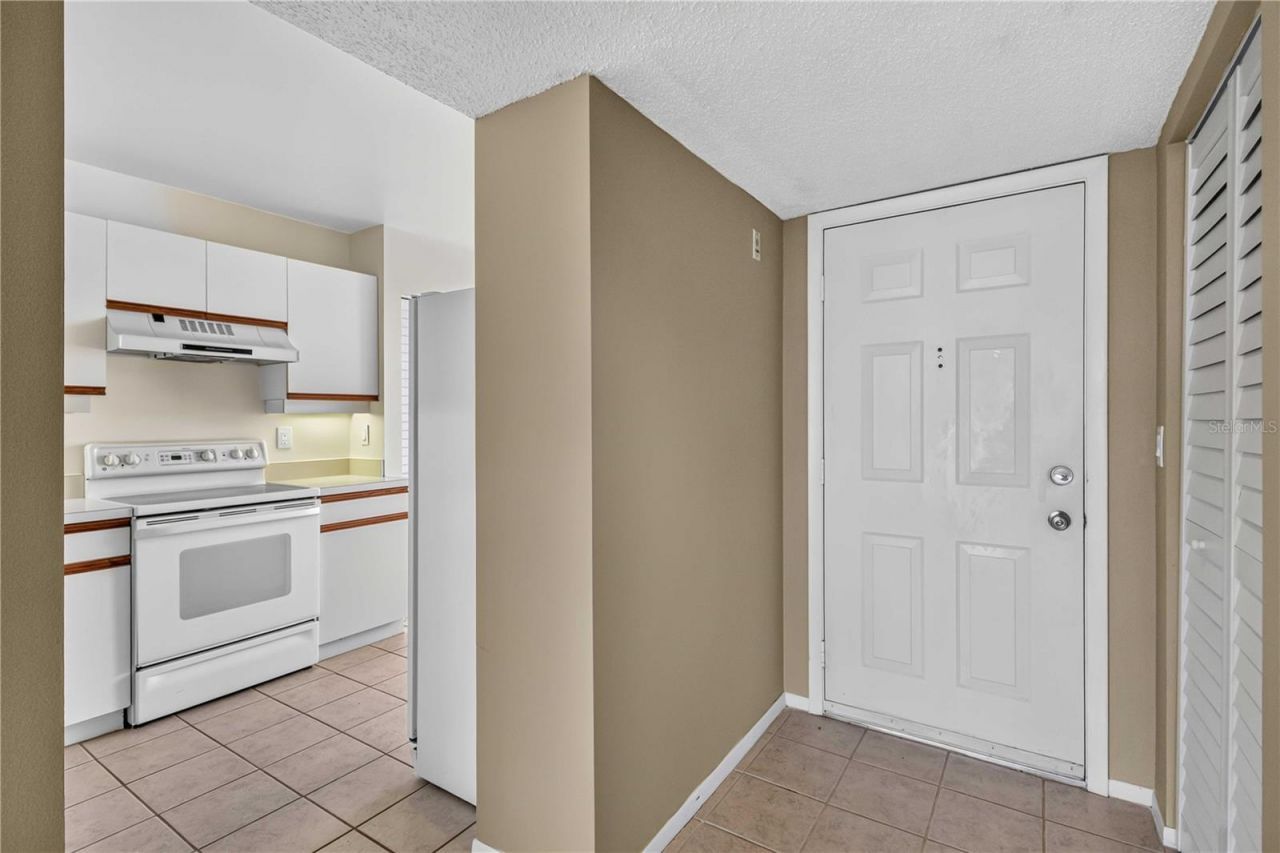 4550 Pinebrook Circle, Unit 605, Bradenton, FL 34209 Photo