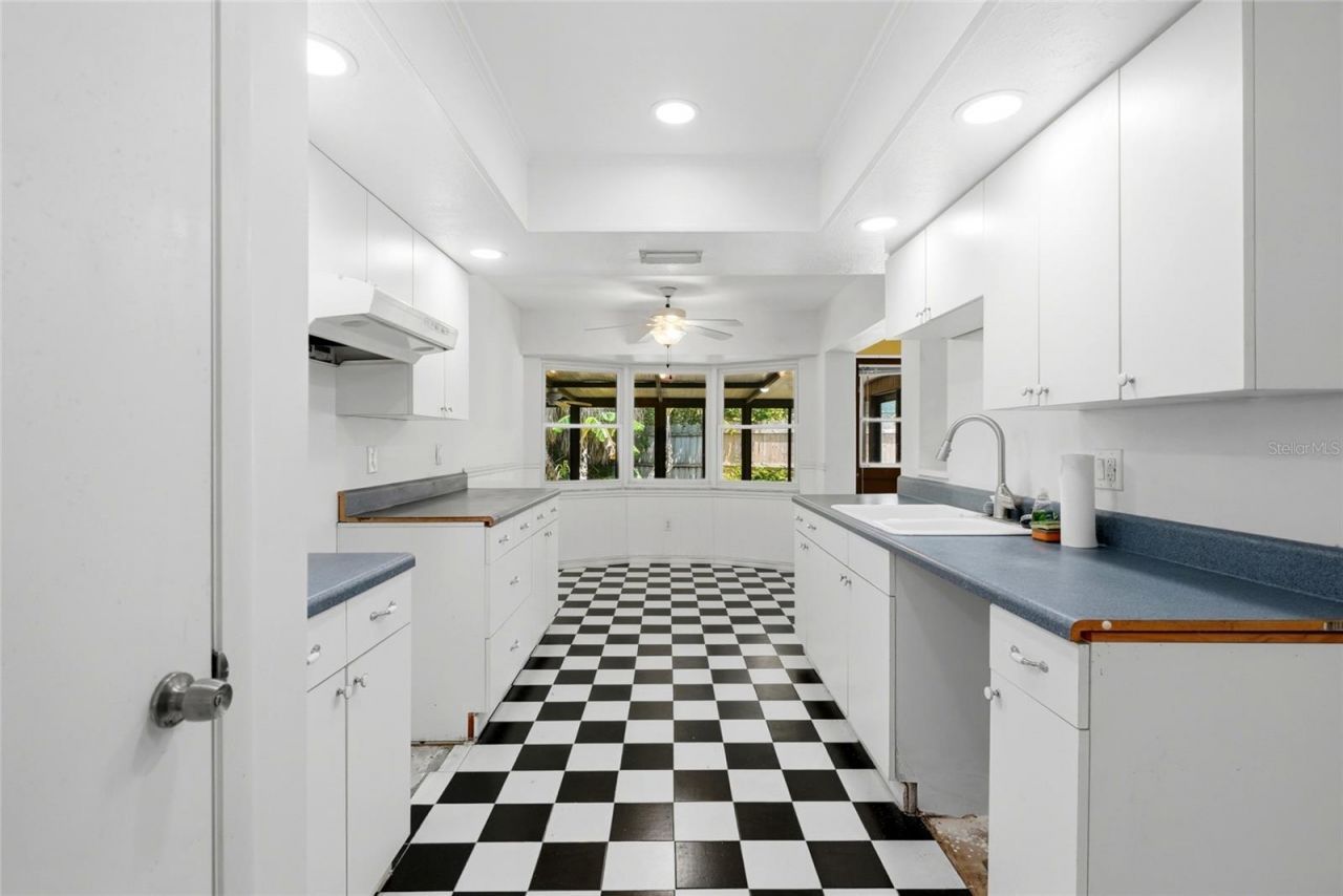 2711 Gulf Gate Drive, Sarasota, FL 34231 Photo