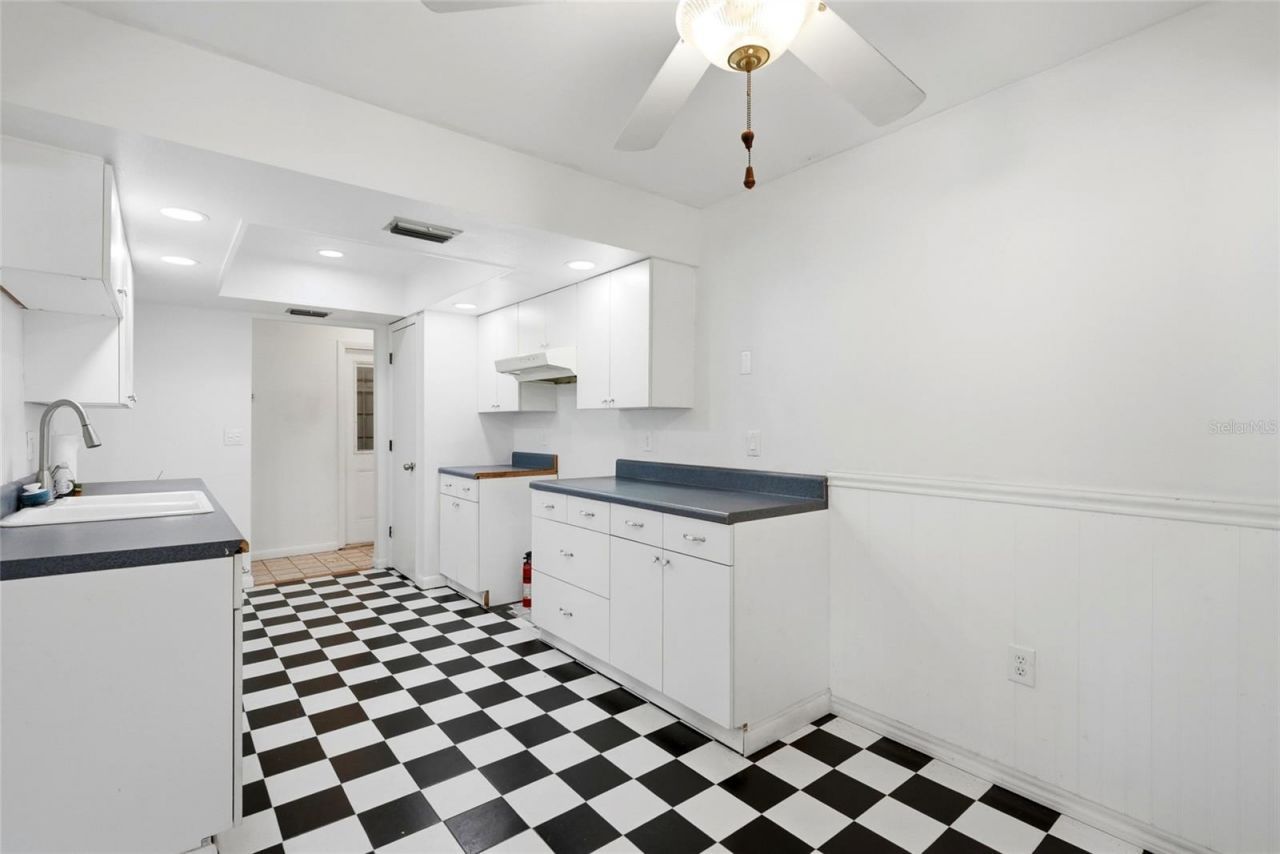 2711 Gulf Gate Drive, Sarasota, FL 34231 Photo
