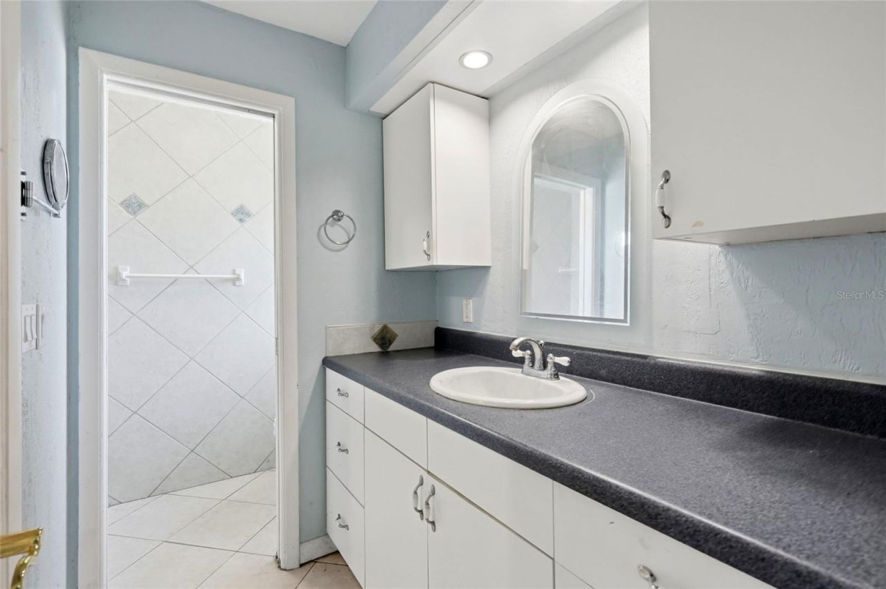 2711 Gulf Gate Drive, Sarasota, FL 34231 Photo