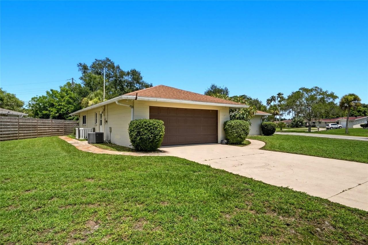 2711 Gulf Gate Drive, Sarasota, FL 34231 Photo